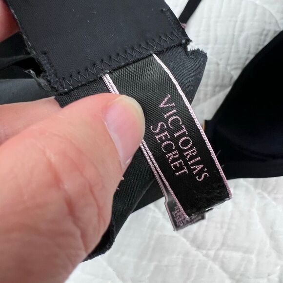 Victoria’s Secret Black Padded No-Wire Bra – Size 34DD - Picture 4 of 9